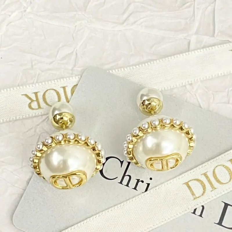 christian dior boucles doreilles pour femme s_12056571